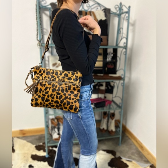 ON TREND leopard cheetah animal Myra Bag Leather Cowhide  Crossbody Purse - Picture 1 of 9